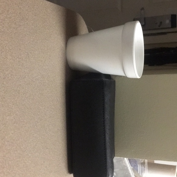 Micheal kors black mini purse - Picture 6 of 6